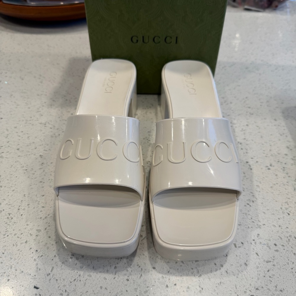 Gucci Women's Cream Slide Sandals